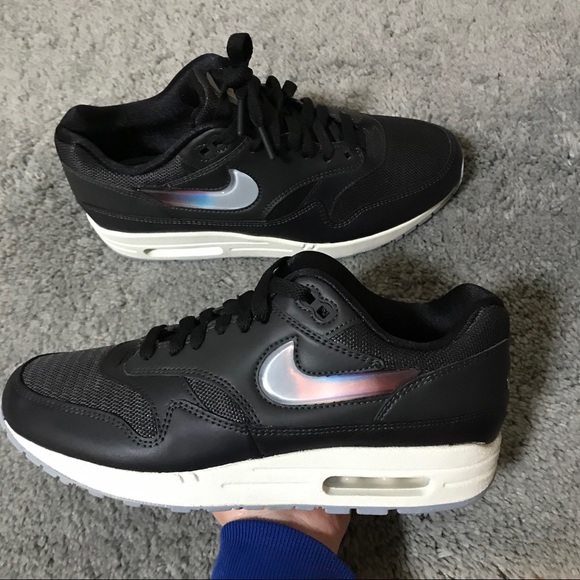 Nike Shoes - Nike Air Max